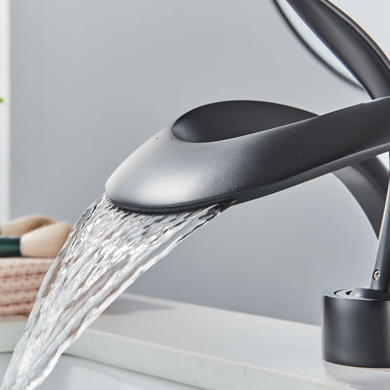 Baterie Chiuvetă Baie Tip Cascadă Neagră 15 cm — Design Nordic Elegant 🖤💧 Secondary image
